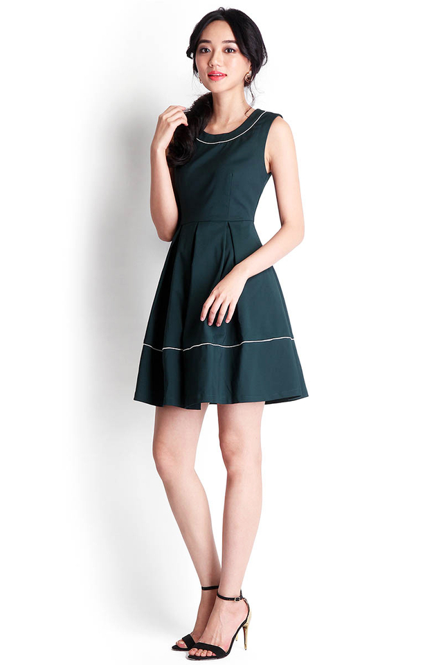 Out Of The Woods Dress In Forest Green