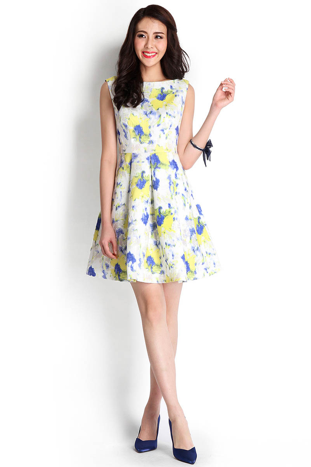 Chasing Lights Dress In Yellow Abstract