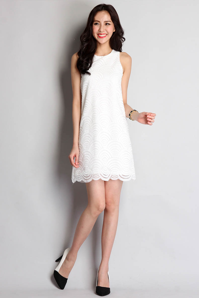 Sailing On High Seas Dress In Clamshell White