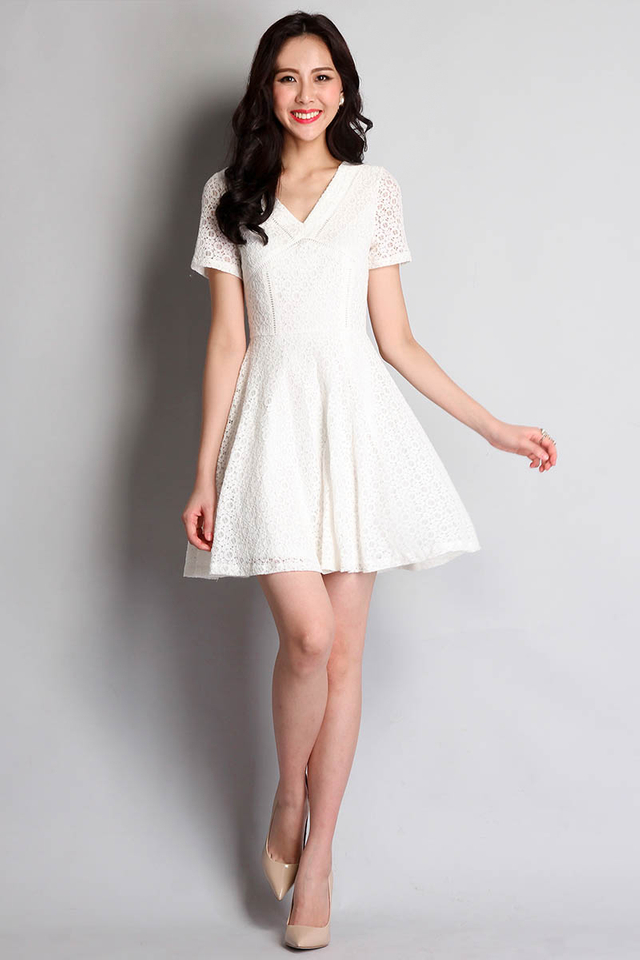 [BO] An Innocent Waltz Dress In White Lace
