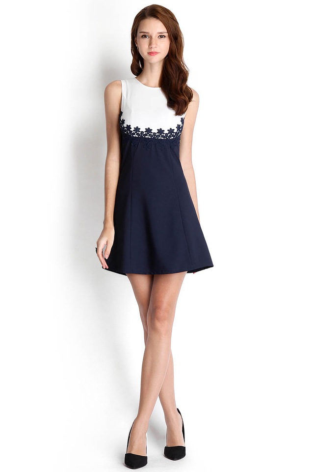 Chain Of Poppies Dress In Navy Blue