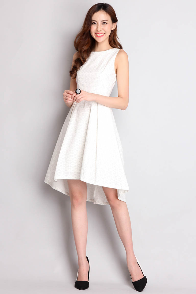 Spotlight On Style Dress In White Geometric Prints