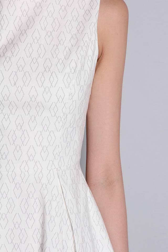 Spotlight On Style Dress In White Geometric Prints