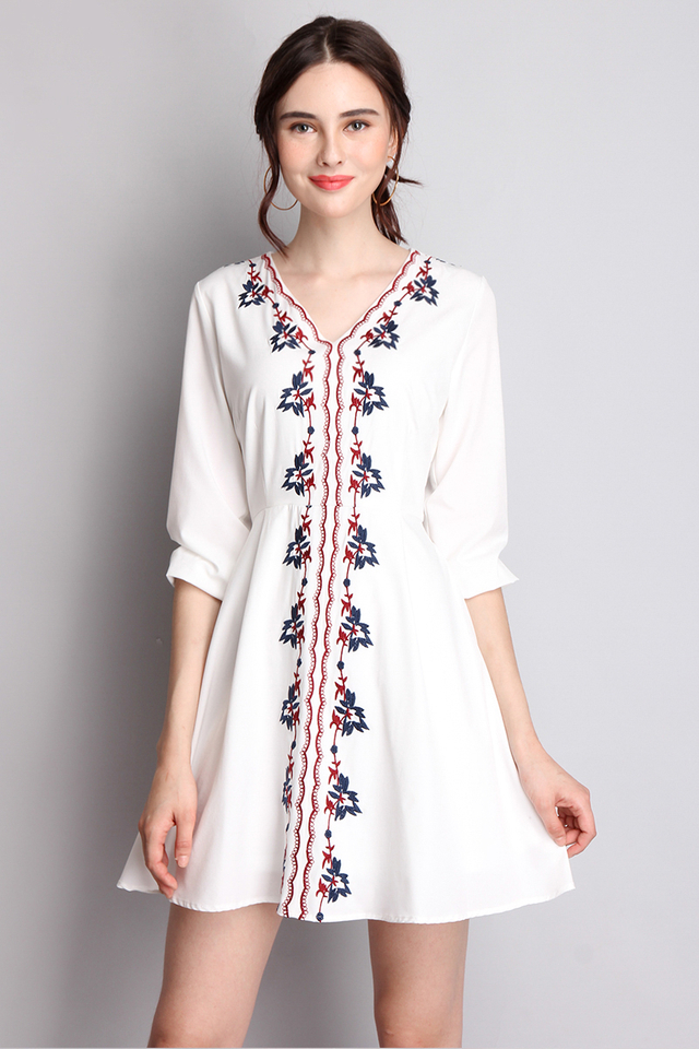 Petal For Thoughts Dress In Classic White