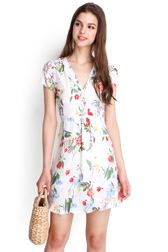 Blooming Outtake Dress In White Florals