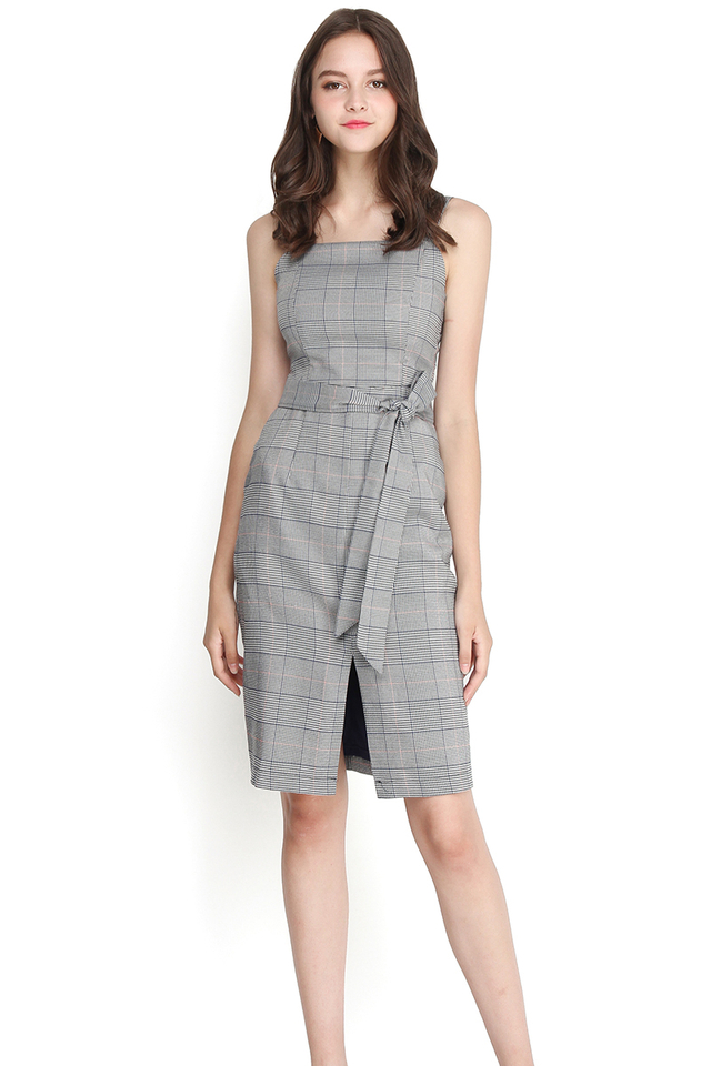 Classic Curves Dress In Grey Checks