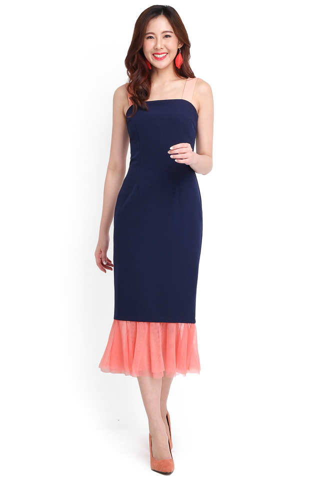 Red Carpet Moment Dress In Navy Blue
