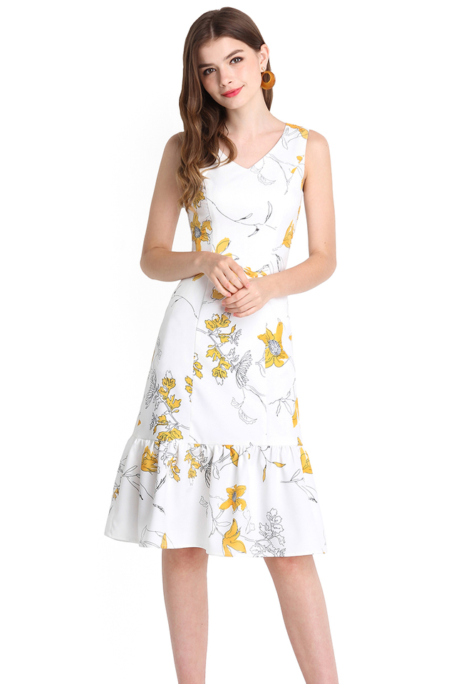 Blooming Elegance Dress In White Florals