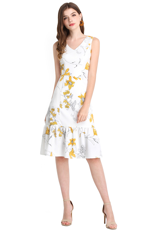 Blooming Elegance Dress In White Florals