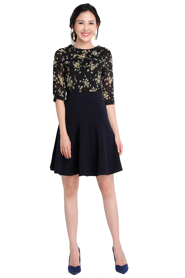 Confections Of Flounce Dress In Black Blue Florals