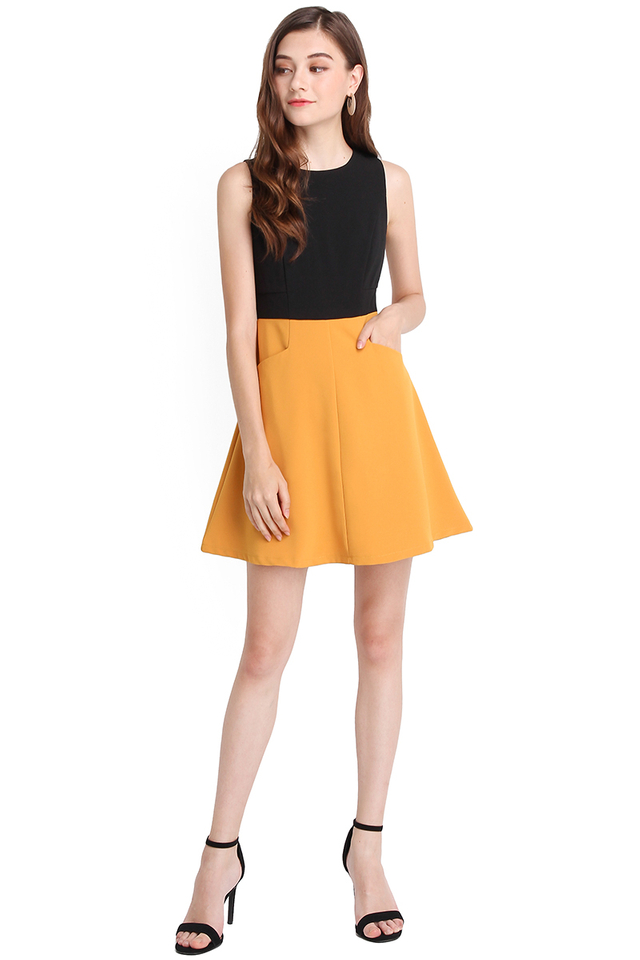 Perfect Imperfection Dress In Black Mustard