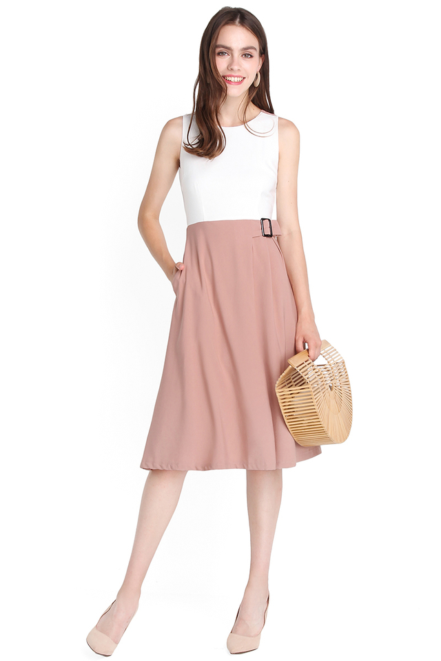 Go To Great Lengths Dress In White Sand