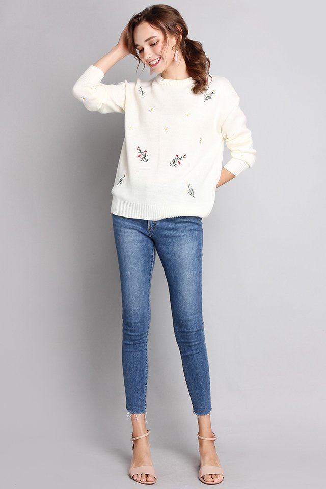 Childhood Sweetheart Pullover In Cream Florals
