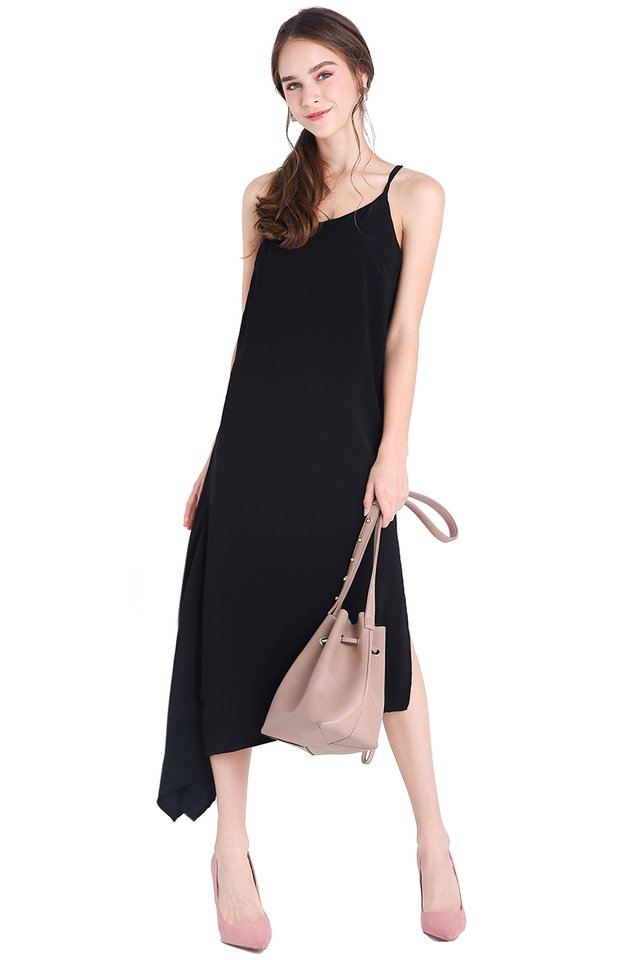 Noteworthy Trend Dress In Classic Black