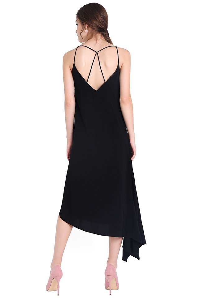 Noteworthy Trend Dress In Classic Black