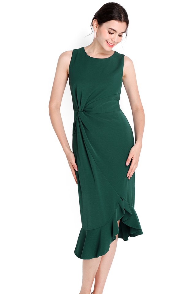 Classy Silhouette Dress In Forest Green