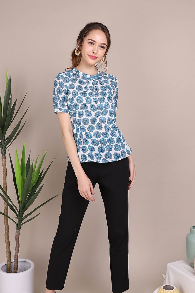Tropic Fronds Top In Blue Prints
