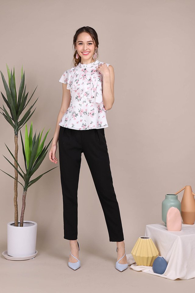 Blushing Roses Top In White Florals
