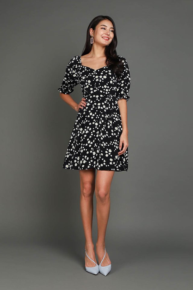 Pocketful Of Daisies Dress In Classic Black