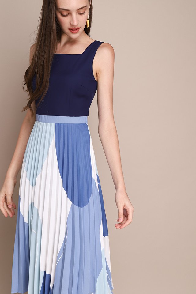 Blissful Moments Dress In Blue Prints