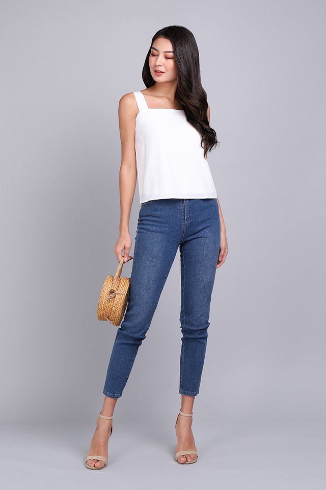 Weekend Chic Top In Classic White