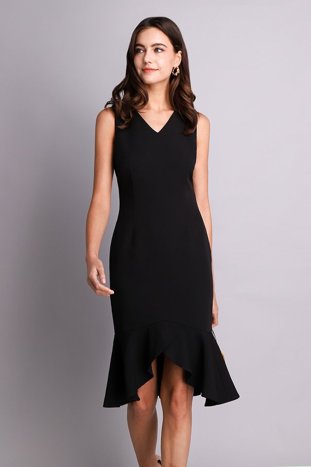 Chic Bureau Dress in Classic Black