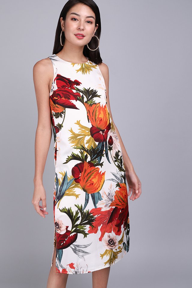 Dramatic Flair Dress In Bold Florals