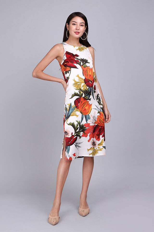 Dramatic Flair Dress In Bold Florals