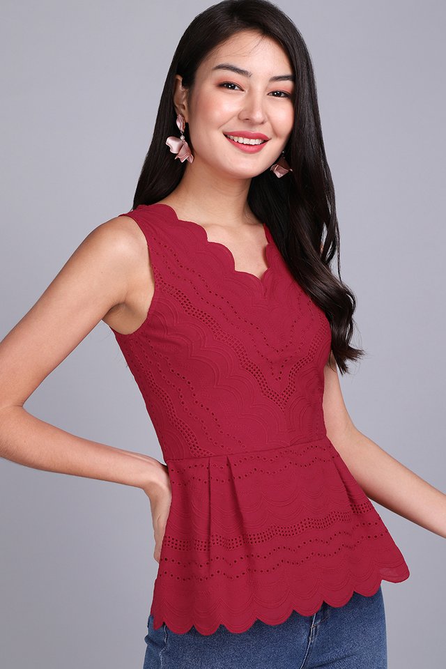 Dainty Reverie Top In Wine Red