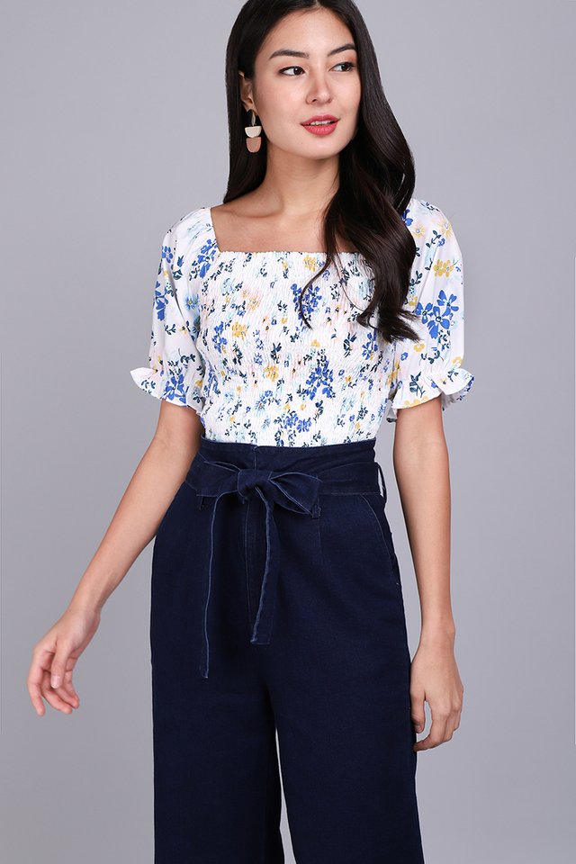 Enchanted Floristry Top In Blue Florals
