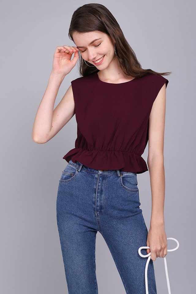 New Yorker Top In Wine Red