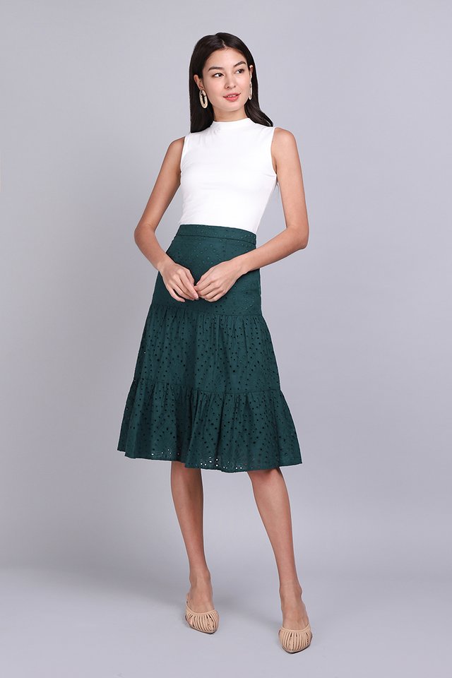 Breeze Into Spring Skirt In Forest Green