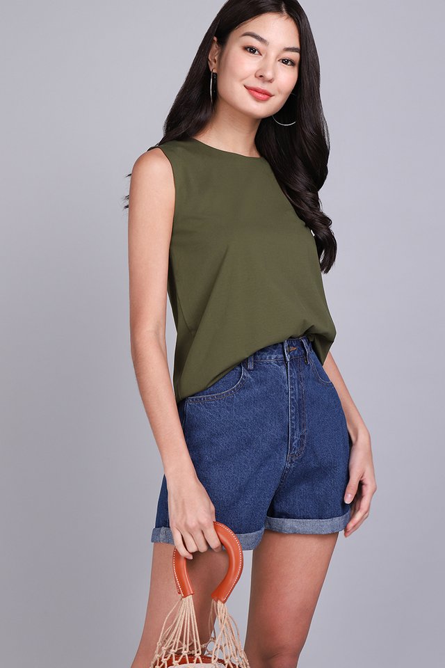 Hunter Top In Olive Green 