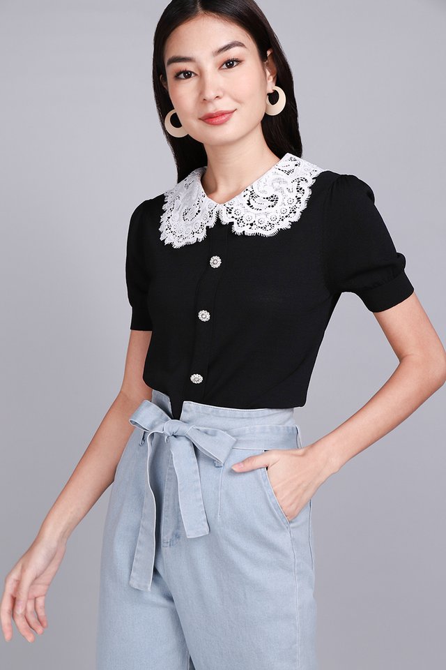 Perfect Intricacy Top In Classic Black