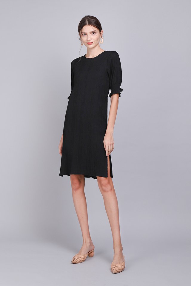 A Timeless Moment Dress In Classic Black
