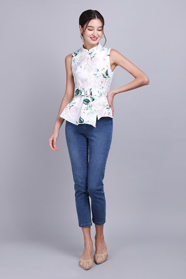 Wisteria Moments Cheongsam Top In White Florals