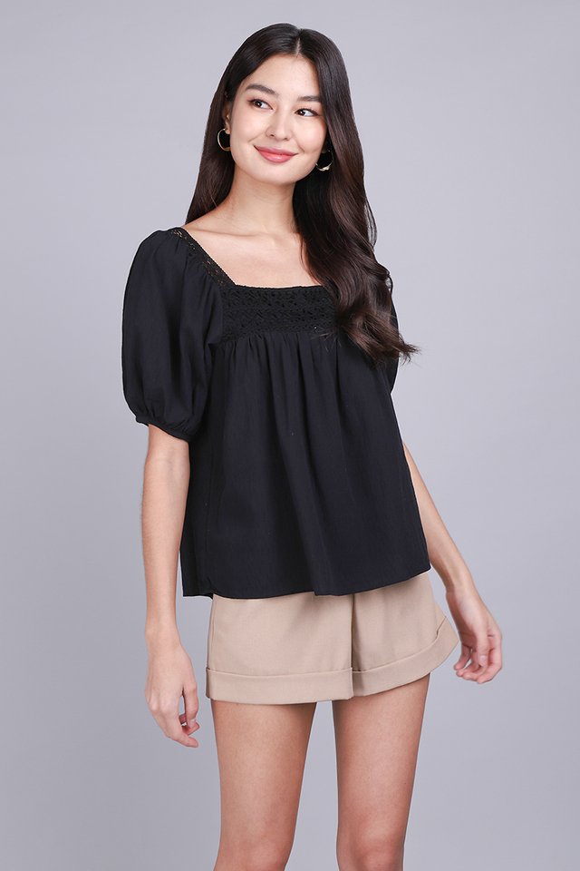 Hailey Top In Classic Black