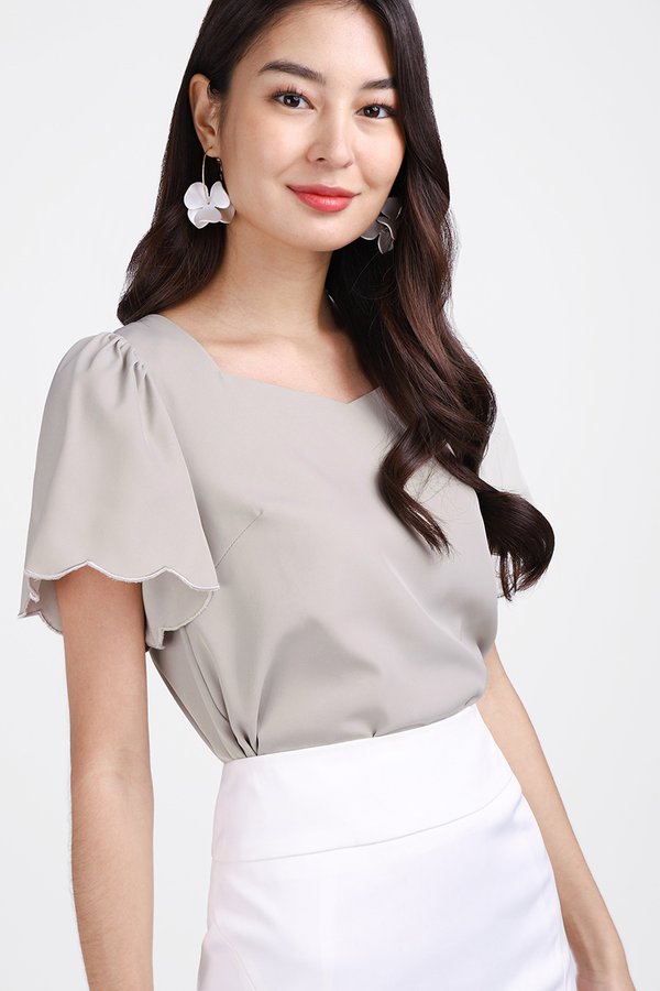 Lorraine Top In Taupe