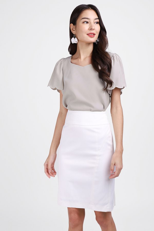 Lorraine Top In Taupe