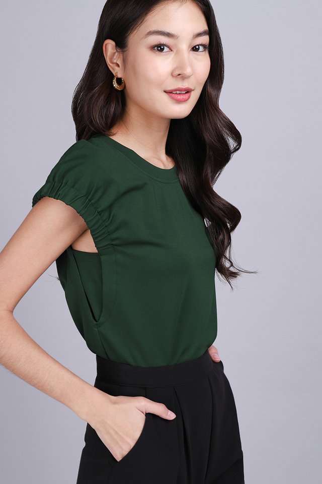 Remi Top In Forest Green