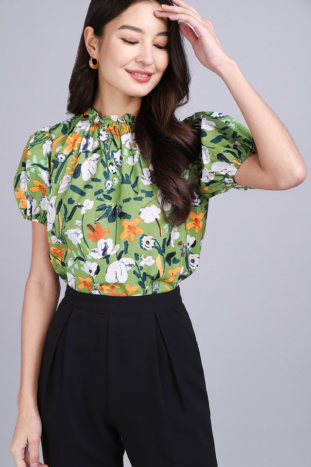 Anabella Top In Green Florals