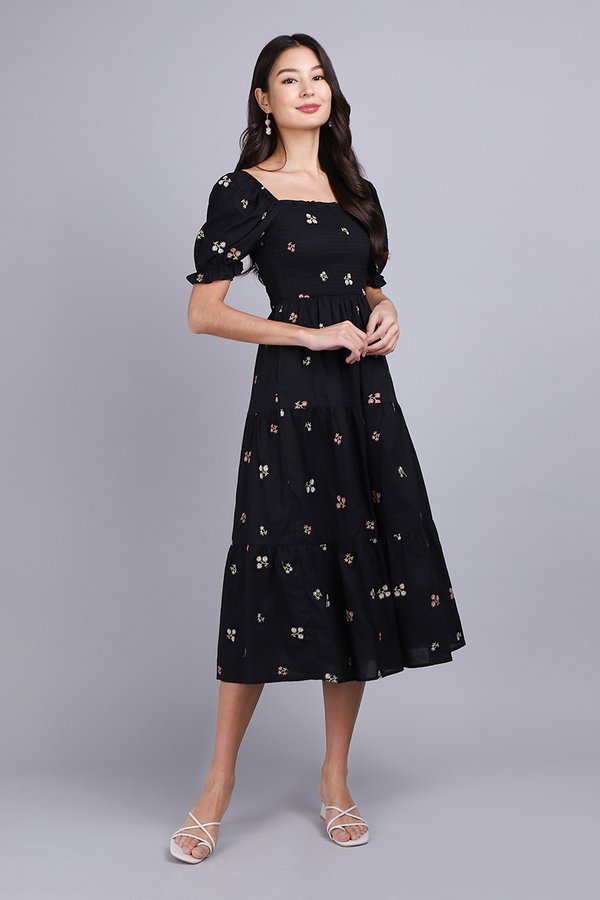 Métier Of Art Dress In Black Florals