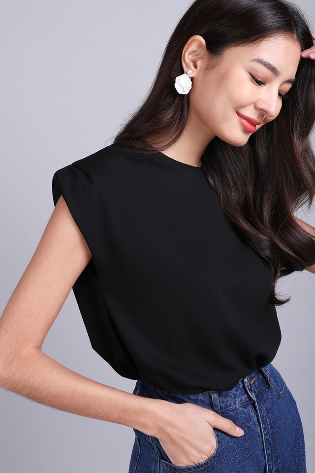 Elroy Top In Classic Black
