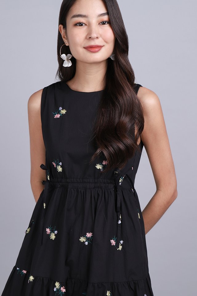 Belladonna Dress In Black Florals