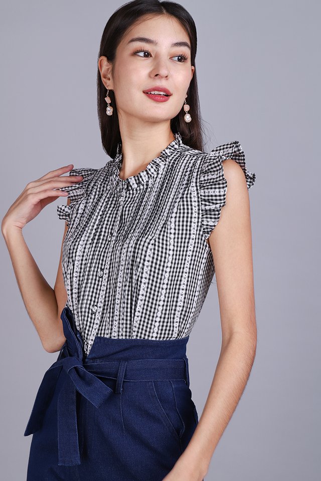 Daisy Top In Black Gingham