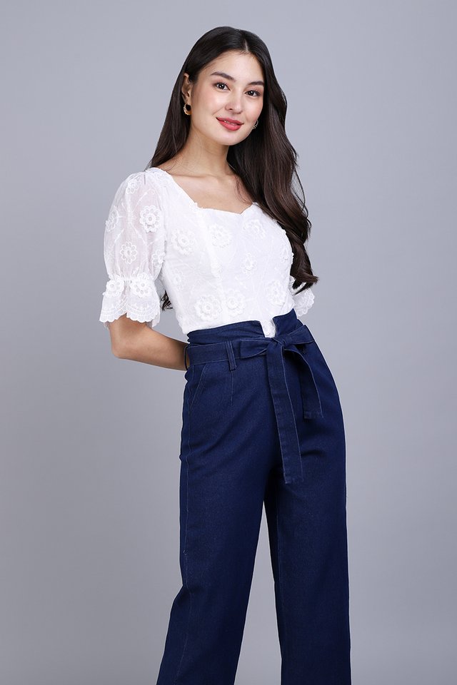 Justina Top In Classic White